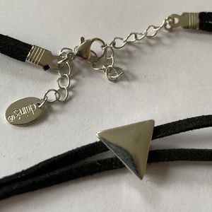 Claire’s triangle silver black choker collar
